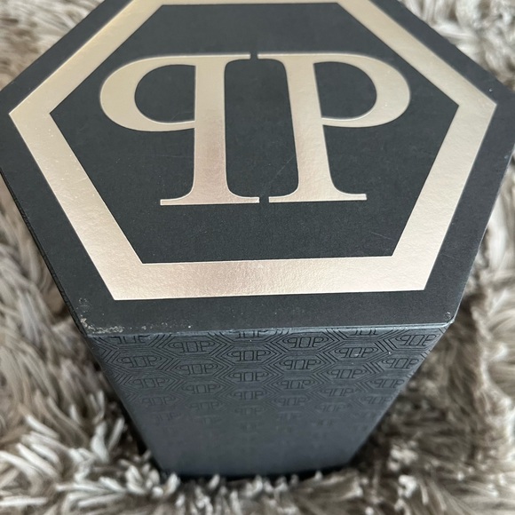 🎉SOLD🎉 PHILIP PLEIN
The Skull King Quartz Silver Dial Two-Tone Men's Watch - Picture 11 of 12